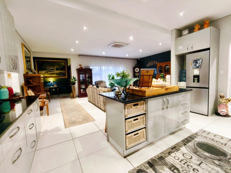 3 Bedroom Property for Sale in Mooivallei Park North West